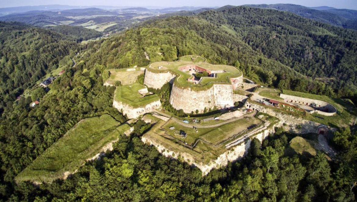 Twierdza Srebrna Góra - zdjęcie z drona
