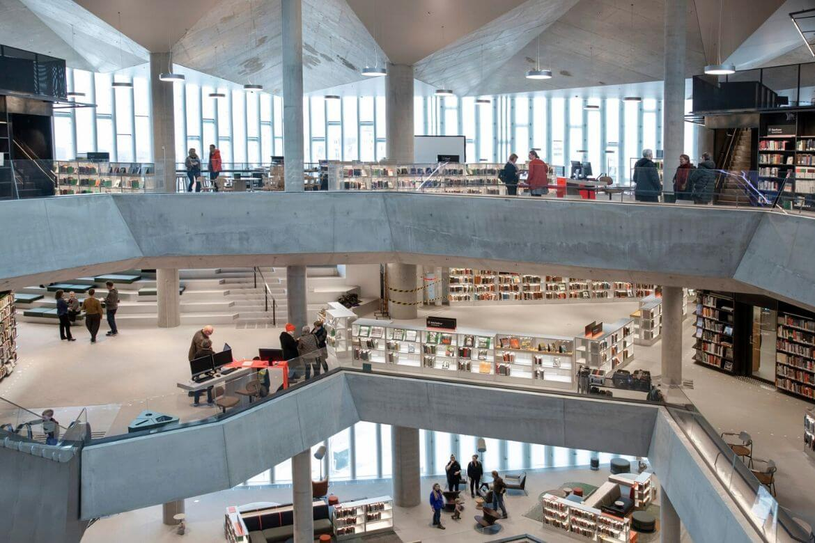Biblioteka przyszłości Deichman Bjovirka wnętrze