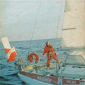 Krytyna Chojnowska-Liskiewicz na pokładzie swojego jachtu
